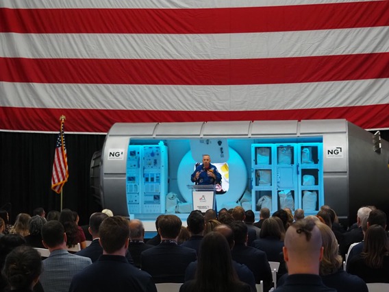 Astronaut Randy Bresnik at HALO event, Photo Credit: Penny Duran