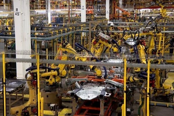 Robots working in Ford Motor factory