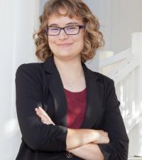 Sarah Stamer profile picture.